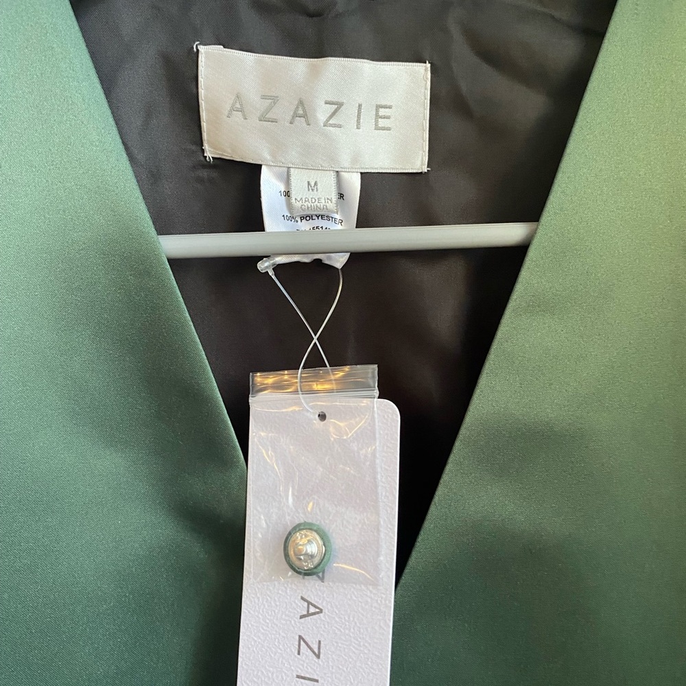 Azazie men’s vest NWT never worn.
